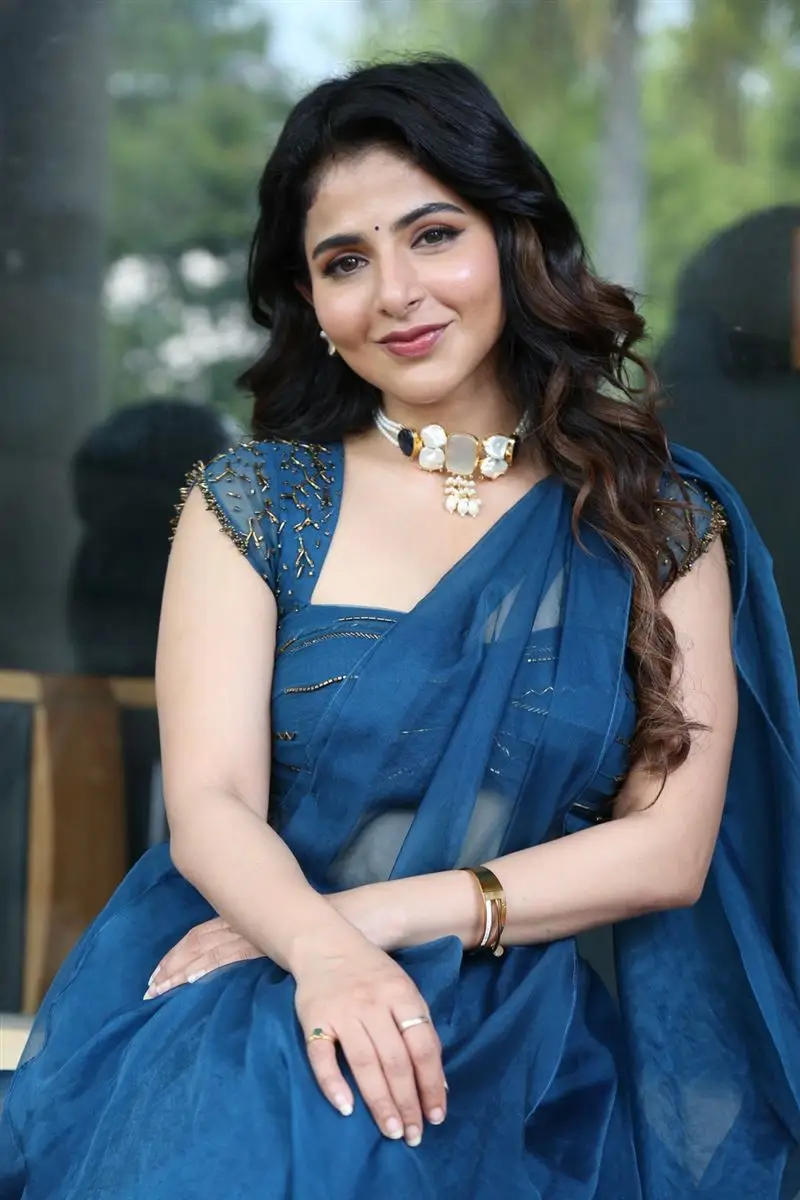 TELUGU ACTRESS ISWARYA MENON IN BLUE SAREE 1